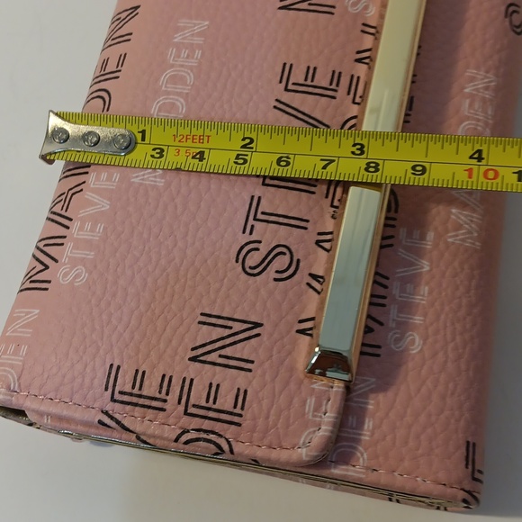 Steve Madden Large Logo Bar Trifold Wallet - Picture 6 of 6